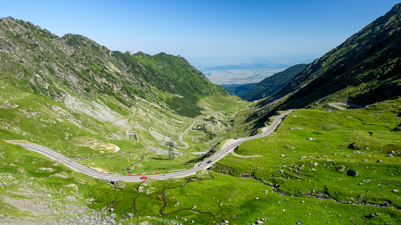 transfagarasan-road-transylvania - RomaniaTourStore