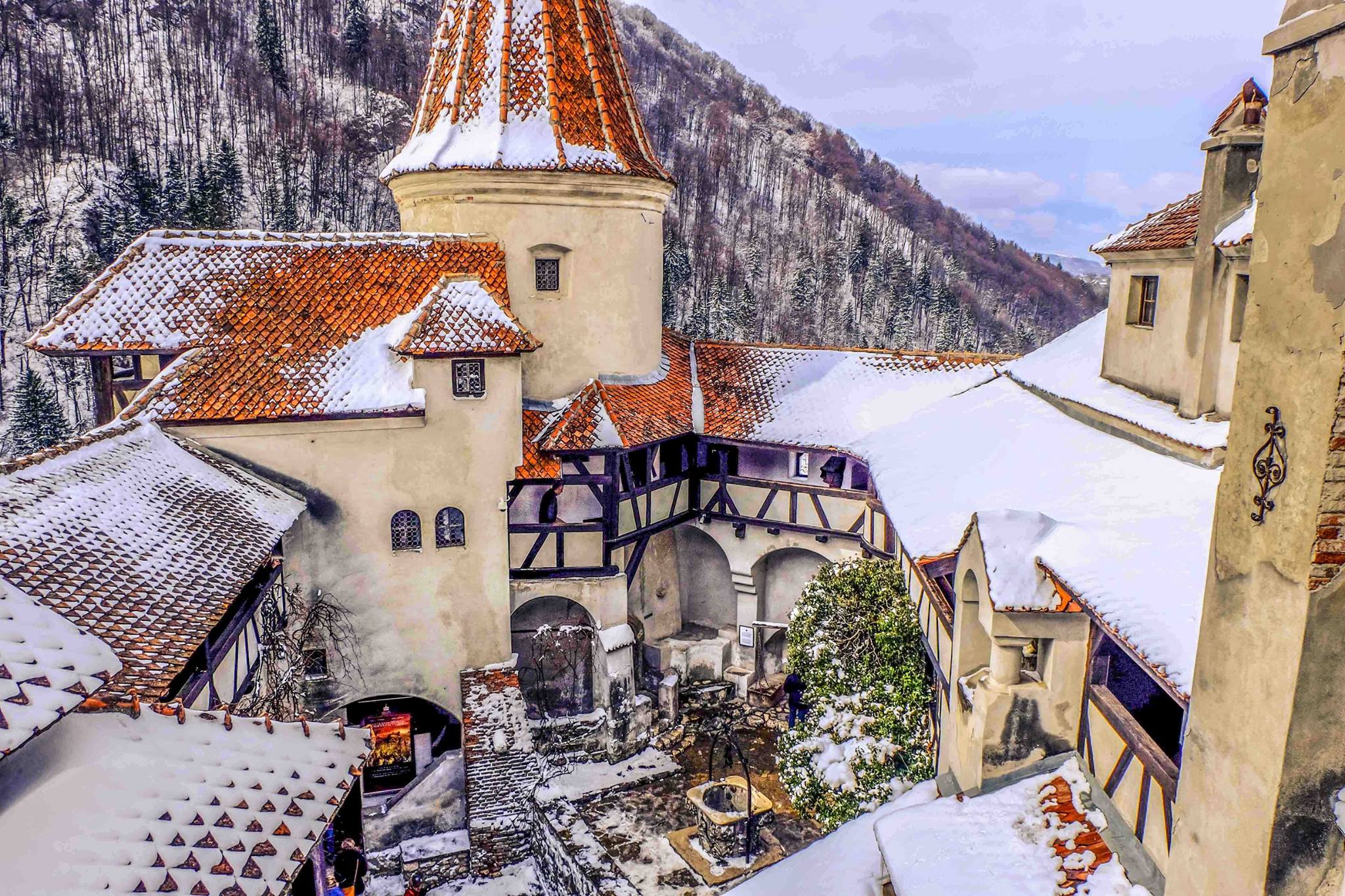 The fascinating history of Bran: a virtual tour of Dracula's Castle - RomaniaTourStore