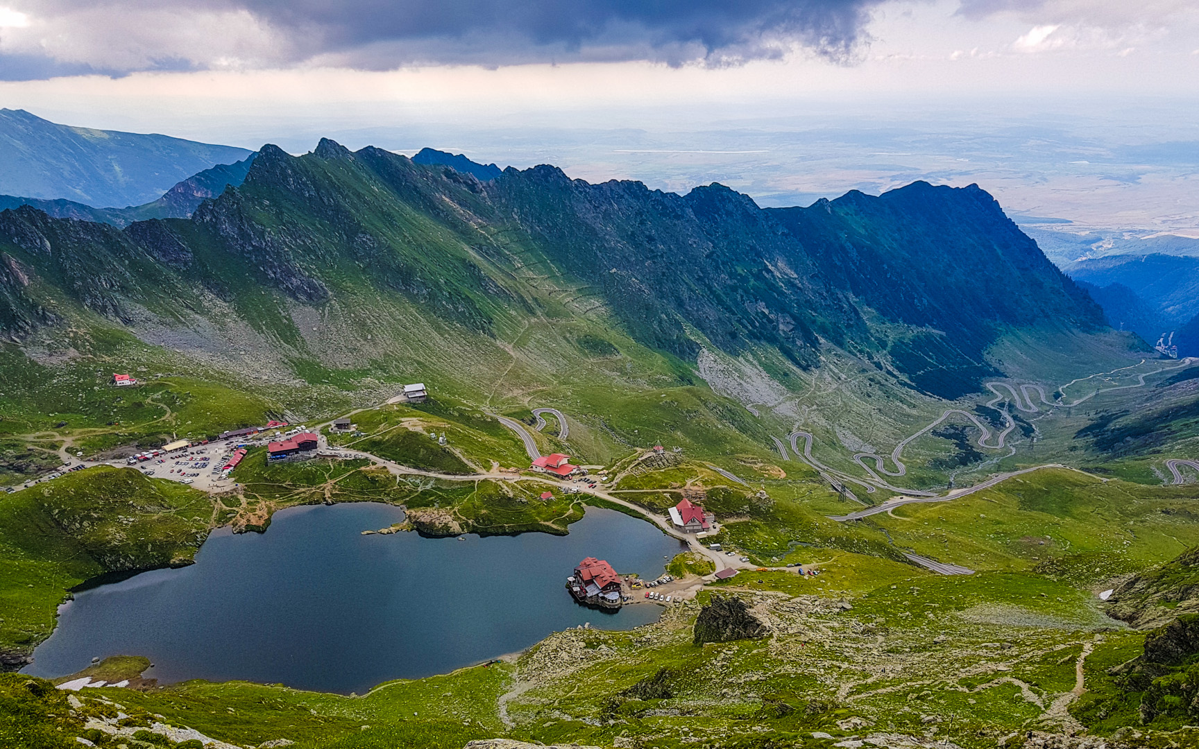 Transfagarasan vs. Transalpina - RomaniaTourStore