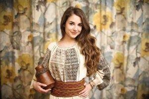 traditional romanian clothing