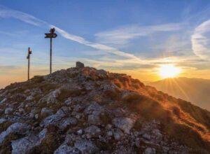 piatra craiului romania tour store